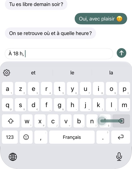 ⌫ glissée vers la gauche, la fin de la phrase effacée.